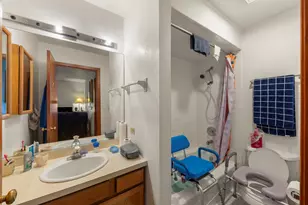 5700 St Charles Rd, Berkeley, IL 60163 - Photo 9