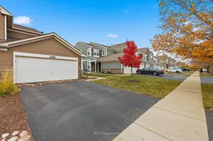 2460 Golf Ridge Cir, Naperville, IL 60563 - Photo 3