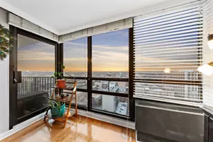 3150 N Sheridan Rd, Chicago, IL 60657 - Photo 9