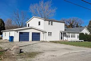 2585 E 450th Rd, Oglesby, IL 61348 - Photo 1