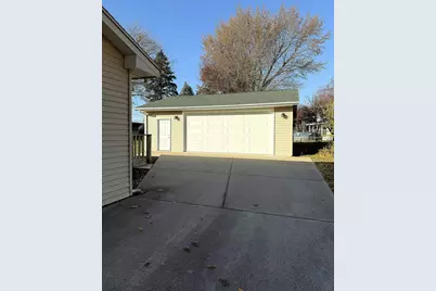 419 Ferris Street, Dixon, IL 61021 - Photo 3