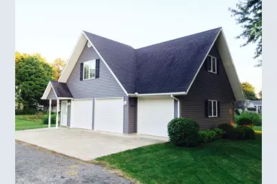 206 S Cherry Street, Crescent City, IL 60928 - Photo 1