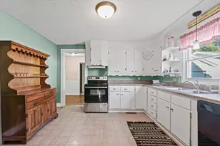 110 W Warren St, Saint John, IL 61873 - Photo 11