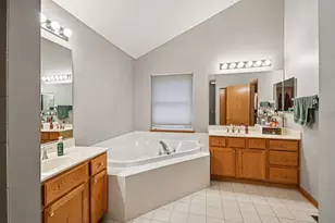 14355 Spring Meadow Ct, Libertyville, IL 60048 - Photo 29