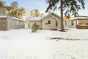 453 S Dearborn Ave, Bradley, IL 60915 - Photo 1