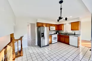 2112 N Kennicott Dr, Arlington Heights, IL 60004 - Photo 7