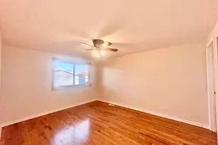 2112 N Kennicott Dr, Arlington Heights, IL 60004 - Photo 9