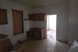 12341 S Parnell Ave, Chicago, IL 60628 - Photo 9