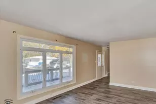 9 Hilltop Dr, Bourbonnais, IL 60914 - Photo 3