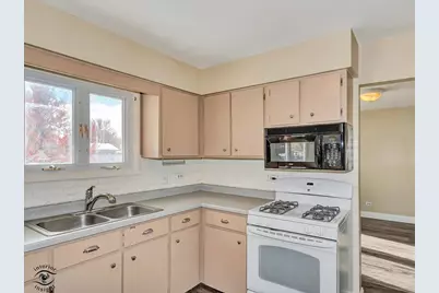 9 Hilltop Drive, Bourbonnais, IL 60914 - Photo 11