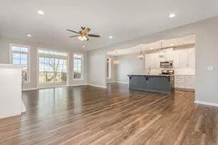 2114 Kingtree Dr, Morris, IL 60450 - Photo 3