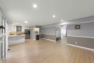 903 Old Oak Cir, Algonquin, IL 60102 - Photo 5