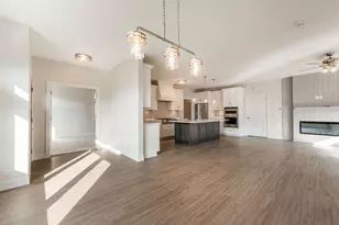 559 Stearn Dr, Genoa, IL 60135 - Photo 5