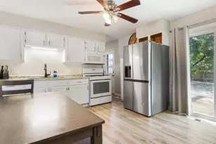 420 Berkshire Ave, Romeoville, IL 60446 - Photo 7