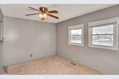 1071 E Broadway Street, Bradley, IL 60915 - Photo 11