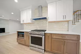 7925 William Dr, Willowbrook, IL 60527 - Photo 5