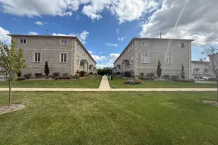 183 N East River Rd, Des Plaines, IL 60016 - Photo 23