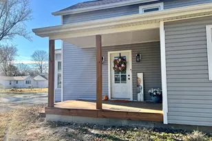 409 N Central St, Tolono, IL 61880 - Photo 3