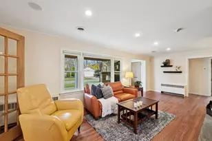 295 Ardmore Rd, Des Plaines, IL 60016 - Photo 5