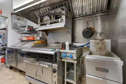 195 N Main Street, Burlington, IL 60109 - Photo 15