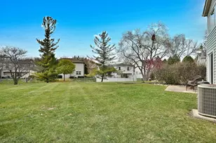 658 Claridge Cir, Hoffman Estates, IL 60169 - Photo 37