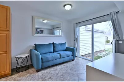 658 Claridge Circle, Hoffman Estates, IL 60169 - Photo 5