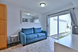 658 Claridge Cir, Hoffman Estates, IL 60169 - Photo 5