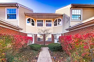 737 W Happfield Dr, Arlington Heights, IL 60004 - Photo 1