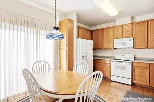 548 New Haven Dr, Cary, IL 60013 - Photo 9