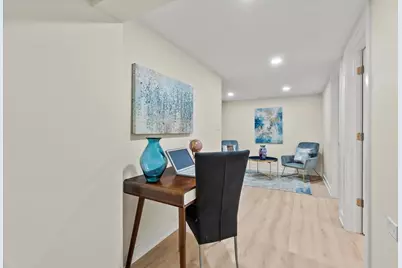 7249 N Campbell Avenue #B, Chicago, IL 60645 - Photo 17