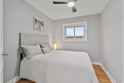 7249 N Campbell Avenue #B, Chicago, IL 60645 - Photo 13