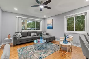 7249 N Campbell Ave, Chicago, IL 60645 - Photo 3