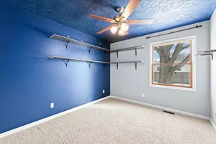 610 Sherwood Dr, Saint John, IL 61873 - Photo 25