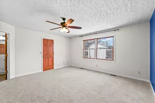 610 Sherwood Dr, Saint John, IL 61873 - Photo 15