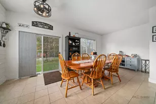 908 S Arlington Dr, Round Lake, IL 60073 - Photo 9