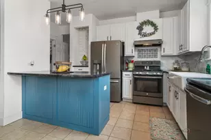 908 S Arlington Dr, Round Lake, IL 60073 - Photo 5