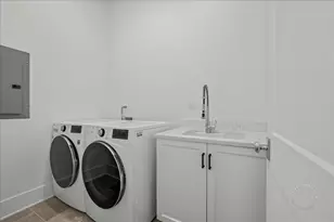 195 N Addison Ave, Elmhurst, IL 60126 - Photo 25