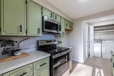 411 S Davis Street, Seatonville, IL 61359 - Photo 9