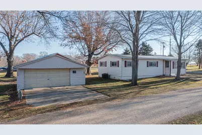 411 S Davis Street, Seatonville, IL 61359 - Photo 1