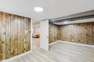 2701 S Hillock Ave, Chicago, IL 60608 - Photo 23