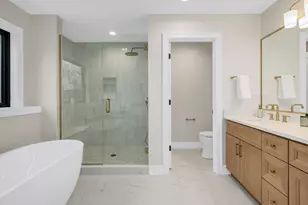 104 N Evergreen Ave, Elmhurst, IL 60126 - Photo 25