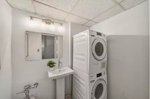 2912 N Commonwealth Ave, Chicago, IL 60657 - Photo 25