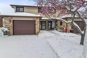 676 Rosner Dr, Roselle, IL 60172 - Photo 1