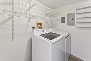 676 Rosner Dr, Roselle, IL 60172 - Photo 11