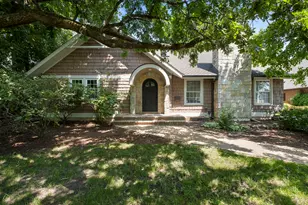 1410 Berkley Ct, Deerfield, IL 60015 - Photo 1