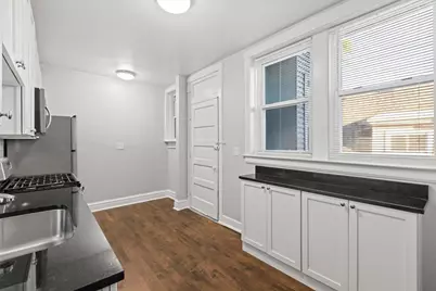 2520 W Belle Plaine Avenue #2, Chicago, IL 60618 - Photo 3