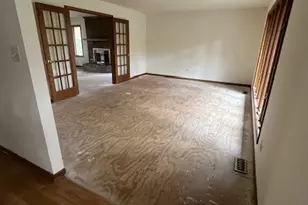 60 W Tam O Shanter Dr, Crete, IL 60417 - Photo 5