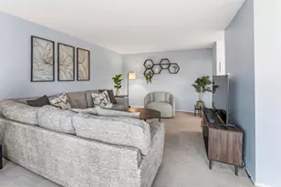 35 S Baybrook Dr, Palatine, IL 60074 - Photo 5