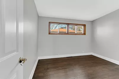 7943 W 97th Place, Hickory Hills, IL 60457 - Photo 11