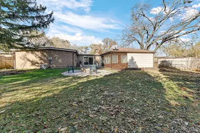 7943 W 97th Place, Hickory Hills, IL 60457 - Photo 17